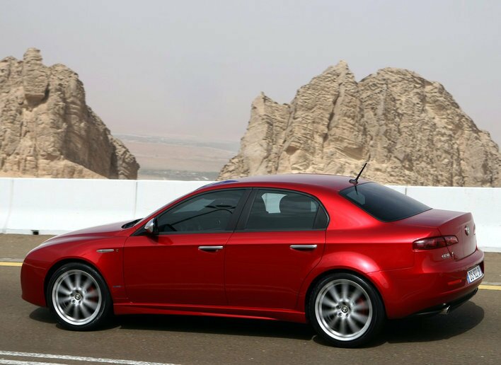 Фото Alfa Romeo 159 седан, модельный ряд 2005 г