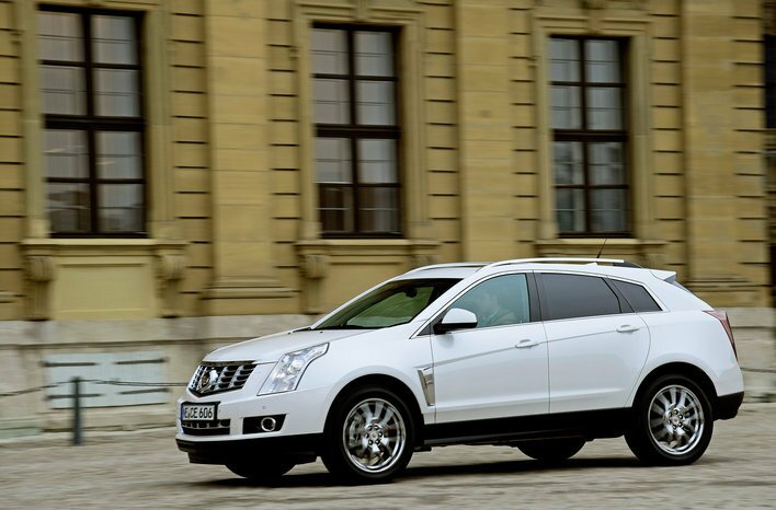 Фото Cadillac SRX 5-дверный кроссовер, модельный ряд 2012 г