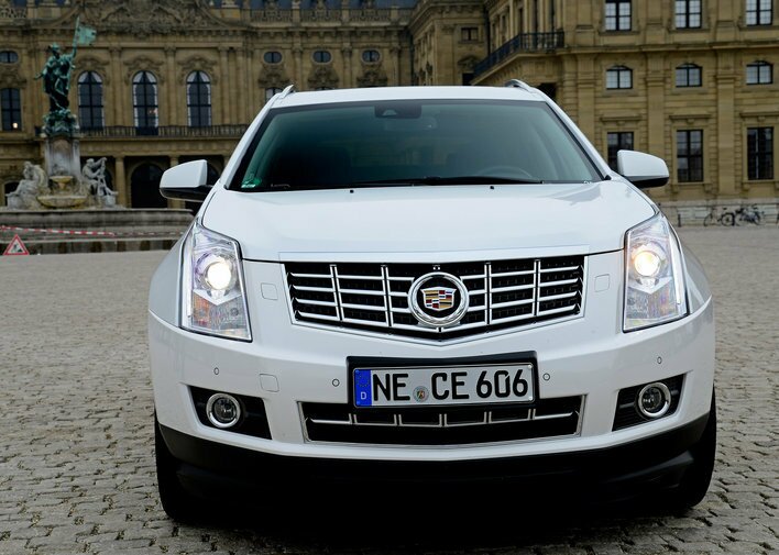 Фото Cadillac SRX 5-дверный кроссовер, модельный ряд 2012 г