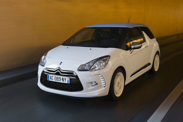 Фото Citroen DS3 3-дверный хэтчбек, модельный ряд 2010 г