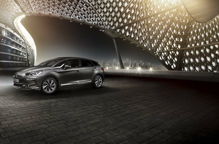 Фото Citroen DS5 5-дверный хэтчбек, модельный ряд 2011 г