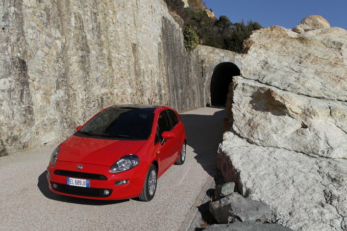 Фото FIAT Punto 3-дверный хэтчбек, модельный ряд 2012 г