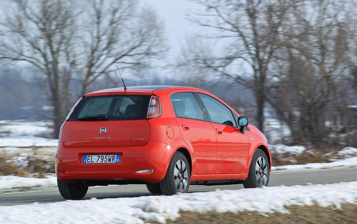 Фото FIAT Punto 5-дверный хэтчбек, модельный ряд 2012 г