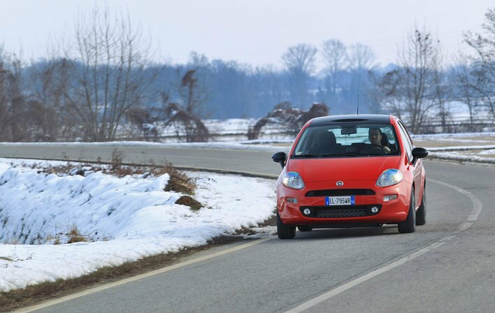 Фото FIAT Punto 5-дверный хэтчбек, модельный ряд 2012 г