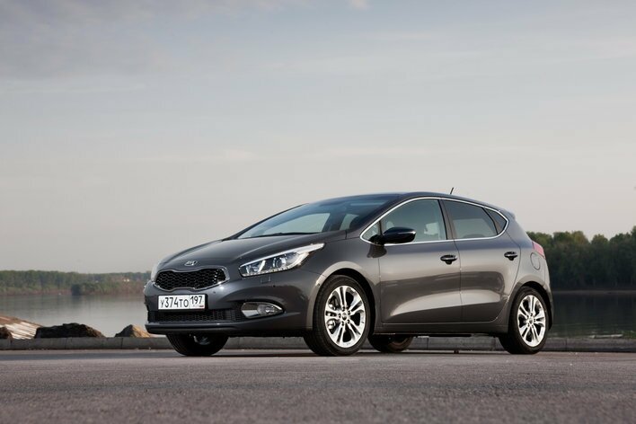 Фото KIA cee'd 5-дверный хэтчбек, модельный ряд 2012 г