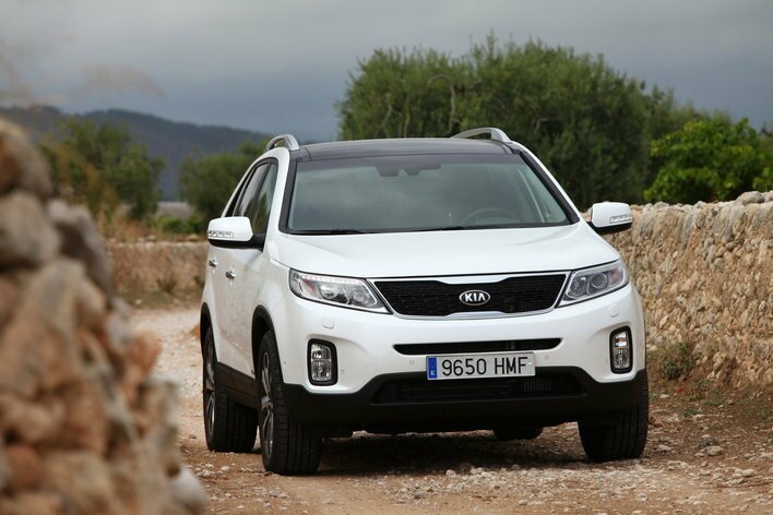 Фото KIA Sorento 5-дверный кроссовер, модельный ряд 2012 г