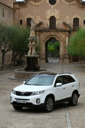 Фото KIA Sorento 5-дверный кроссовер, модельный ряд 2012 г