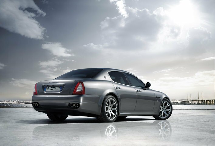 Фото Maserati Quattroporte седан, модельный ряд 2008 г