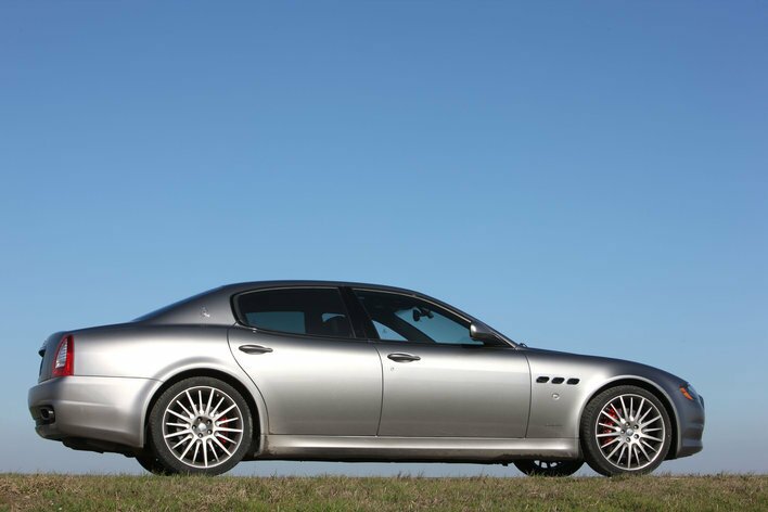 Фото Maserati Quattroporte седан, модельный ряд 2008 г