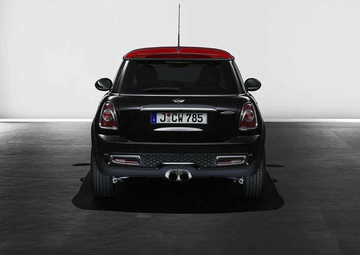 Фото MINI John Cooper Works 3-дверный хэтчбек, модельный ряд 2010 г