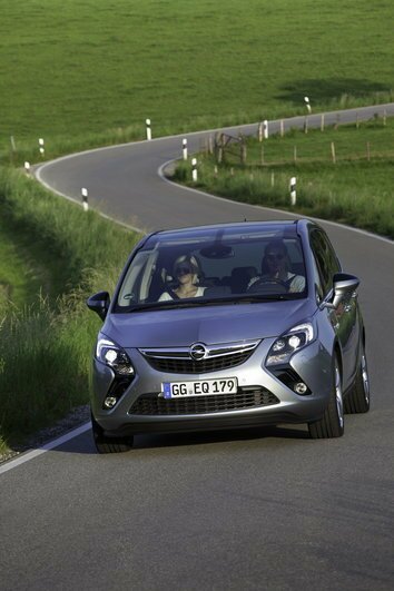 Фото Opel Zafira Tourer минивэн, модельный ряд 2012 г