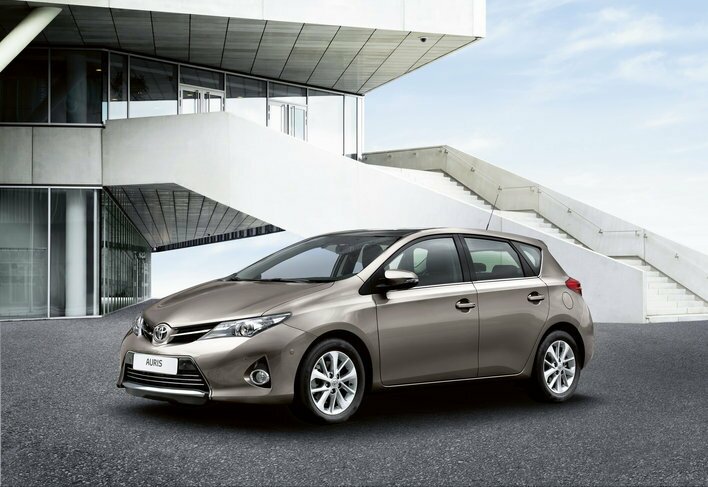 Фото Toyota Auris 5-дверный хэтчбек, модельный ряд 2012 г